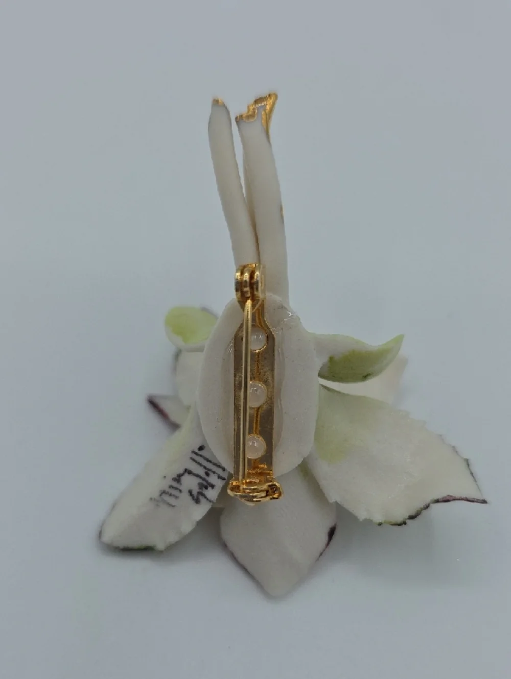 Porcelain Capodimonte Floral Lily Pin Brooch in Cream and Green